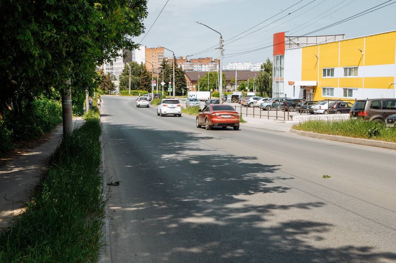 Завершили укладку асфальтового покрытия на улице и площади Попова в Рязани
